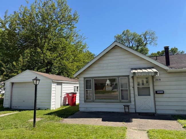 Photo - 1019 W Bradley Ave