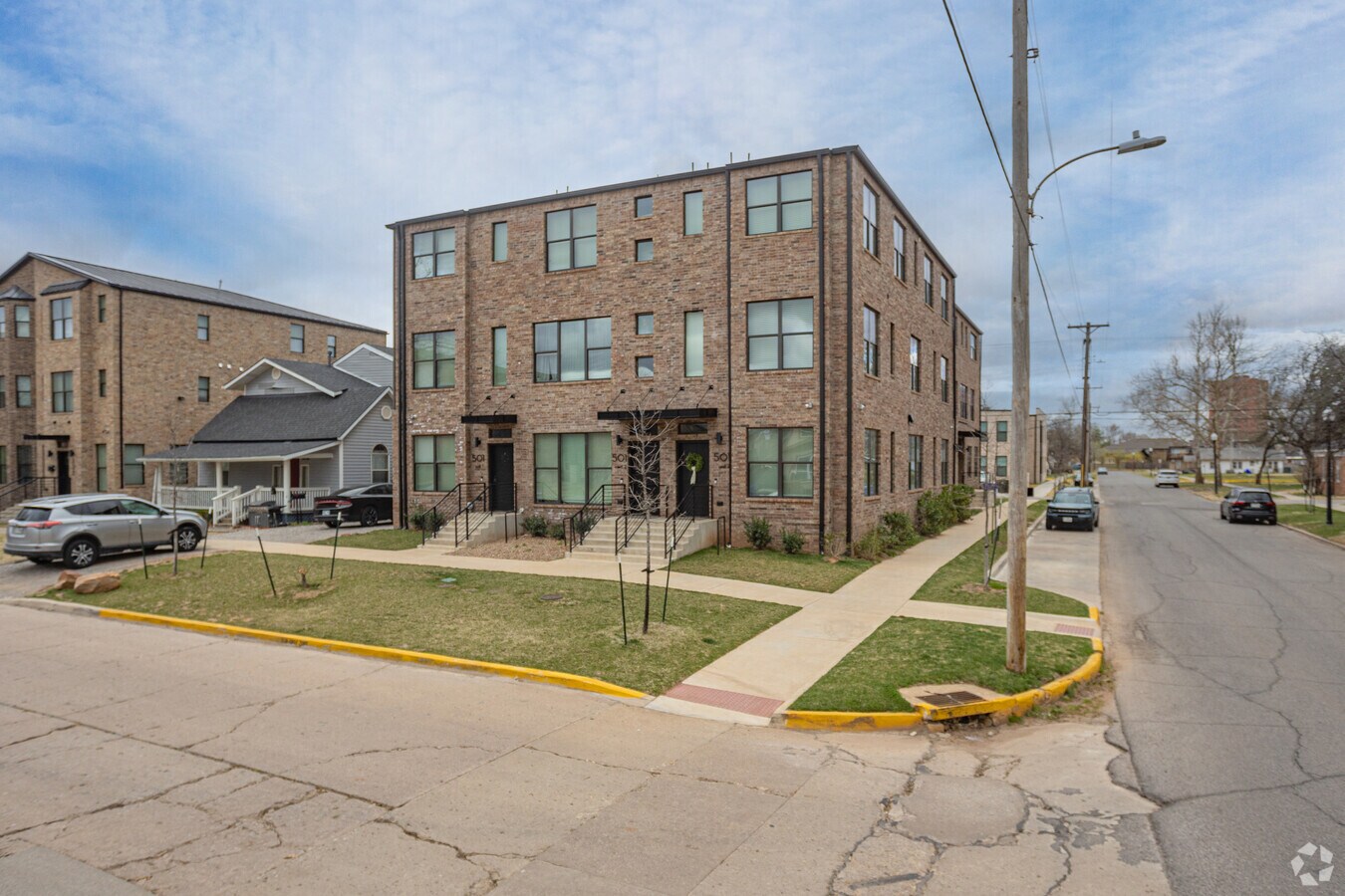 Photo - 501 S Santa Fe Ave