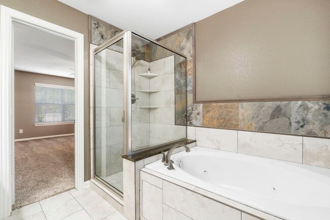 Photo - 19 Shimmer Pond Pl