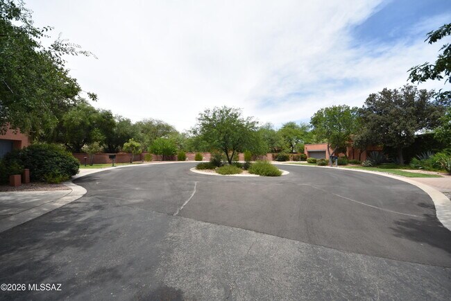 Photo - 5120 E Woodgate Ln