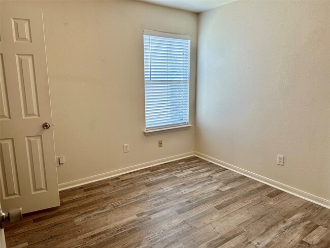 Photo - 29006 Trinity River Dr