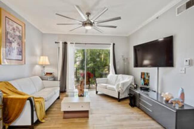 Photo - 2204 Tuscany Way Unidad 2204