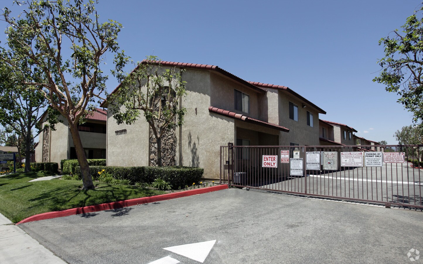 Arrowcrest Villas - Arrowcrest Villas