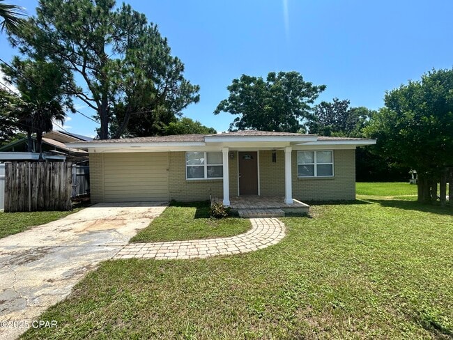Building Photo - 16238 E Lullwater Dr Rental