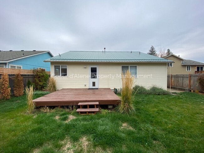 Photo - 2 bed, 2 bath house w/ "She-Shed"