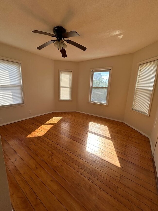 Photo - 90 Montaup St Unit 2