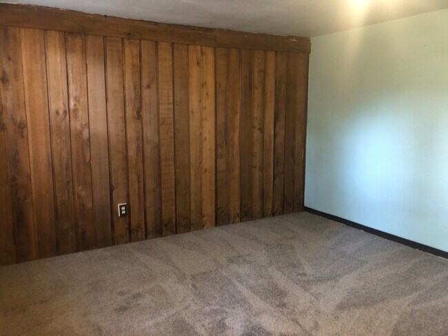 Photo - 383 NW Irving St