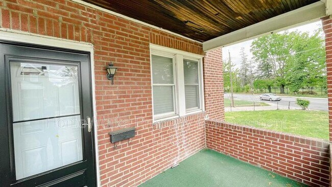 Photo - 103 Allendale St