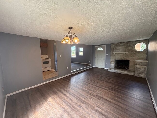 Photo - 638 Clifford Ave