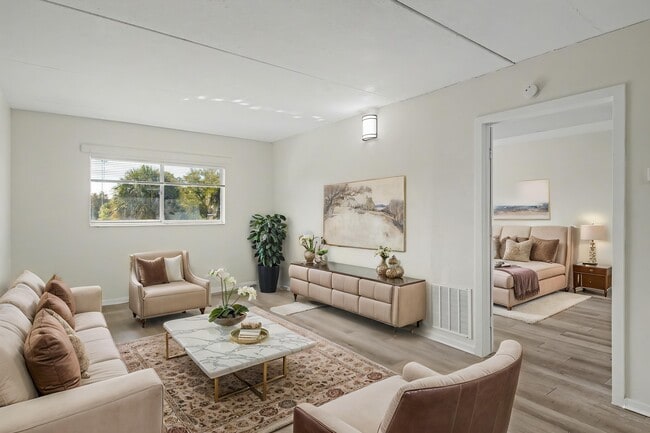 Building Photo - Addison Cove