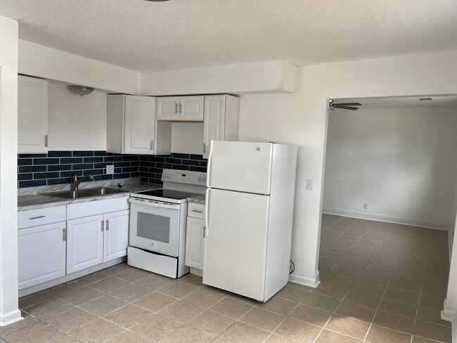 Photo - 730 N 70th St