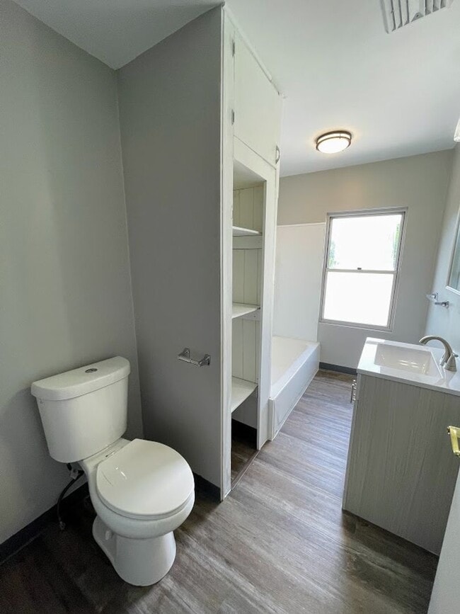 Photo - 117 Crawford Ave Unit 3