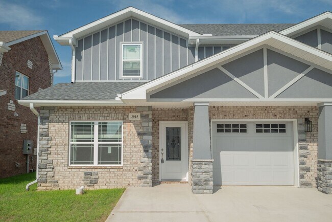Brand New 2-Bed/3-Bath Townhouse in Joplin... - Brand New 2-Bed/3-Bath Townhouse in Joplin...