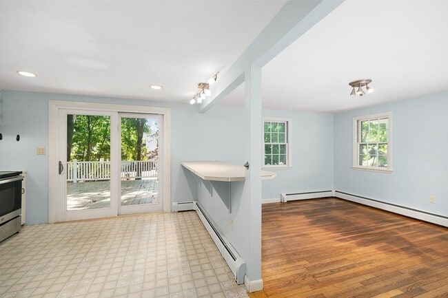 Photo - 6 Linden Ave