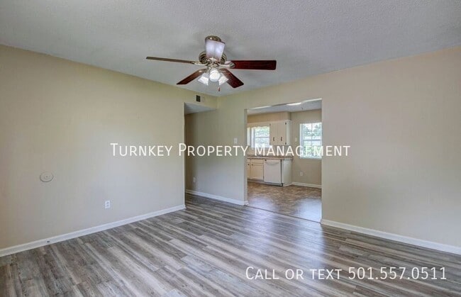 Photo - 625 Smart St