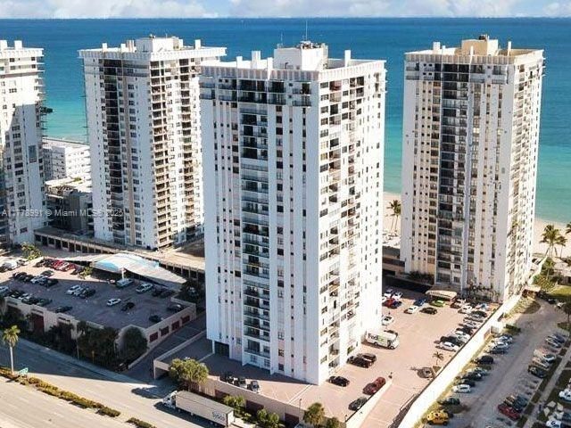 Building Photo - 2101 S Ocean Dr Rental