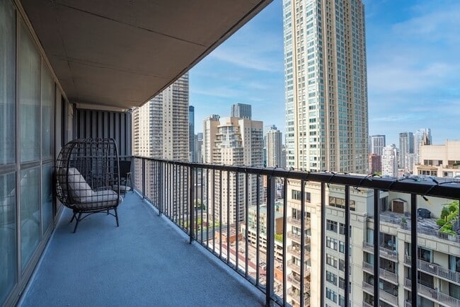 Building Photo - 10 E Ontario St Unit 3107 Rental