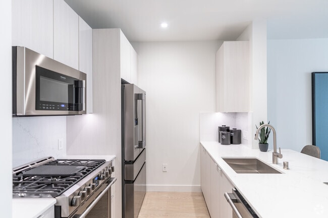 2BR, 2BA - 1,129 SF