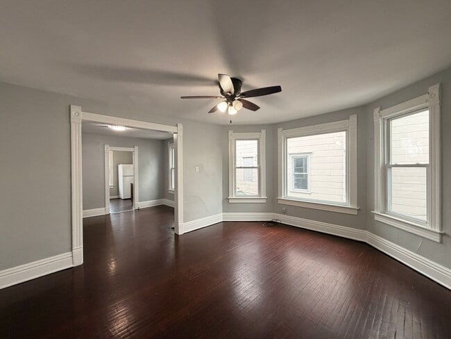 Photo - Modern Spacious 2+ Bedroom Lower Unit