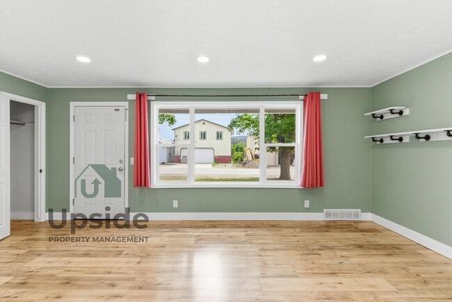 Photo - 8719 E Valleyway Ave