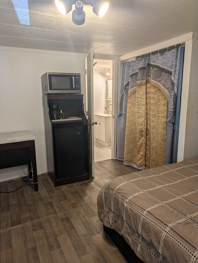 Photo - 9838 Lake Dr