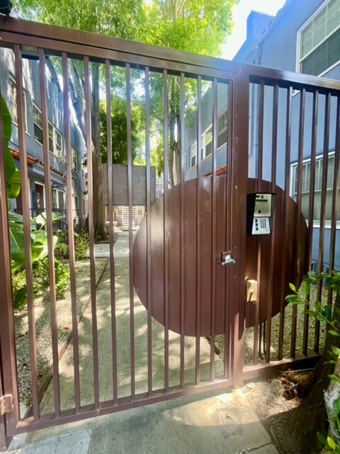 530 N San Vicente Blvd