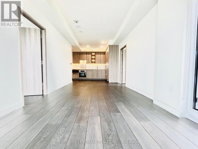 Photo - 95 McMahon Dr Unité 806