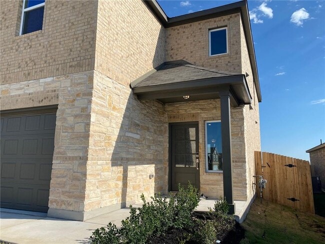 Photo - 670 Pepperbark Loop