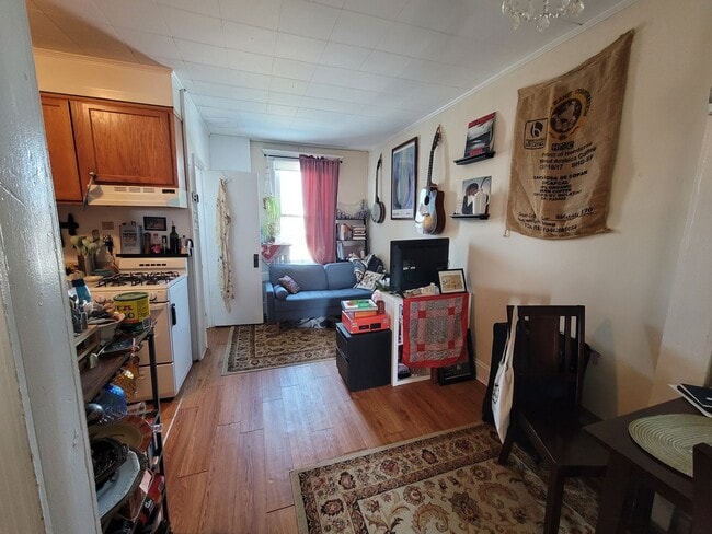 Photo - 3006 Guilford Ave Unidad 3