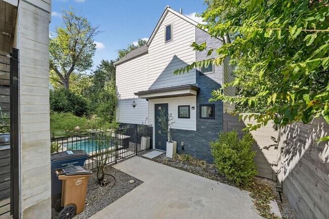 Photo - 2710 Wilson St