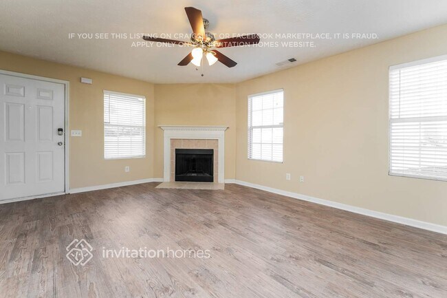 Photo - 1630 Boxcar Pl NE