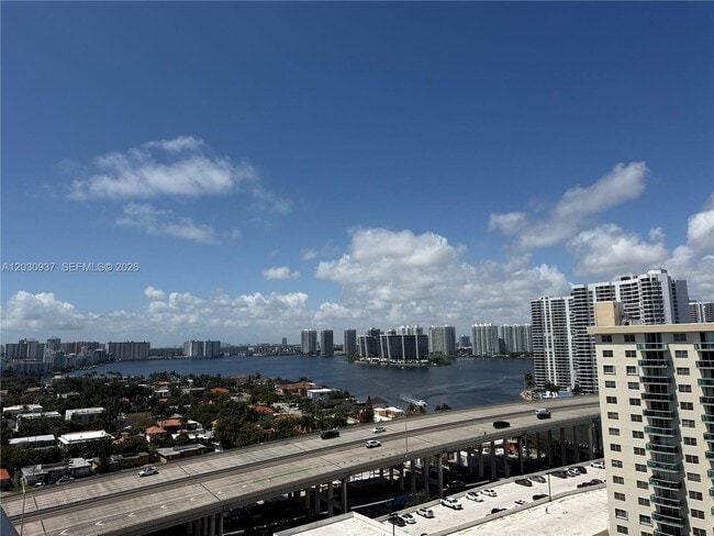 Building Photo - 19380 Collins Ave Unit PH-11