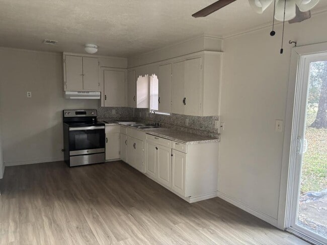 Photo - 805 Pershing Ave