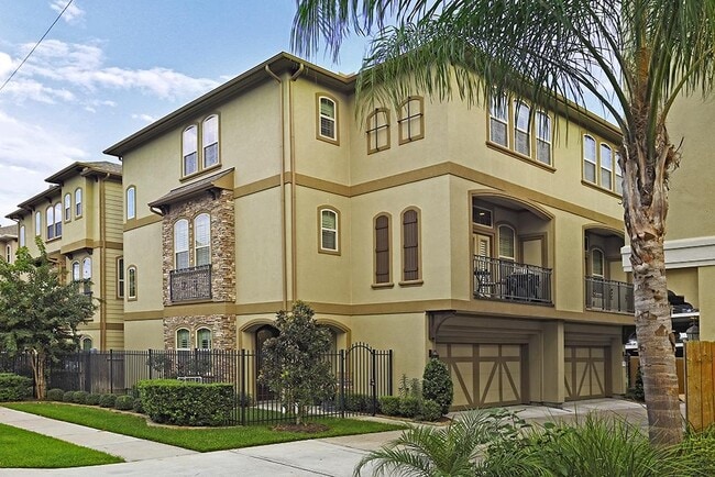 Building Photo - 4227 Dickson St