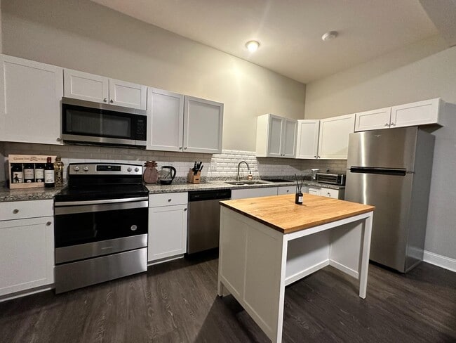 Photo - 4155 Graceland Ave