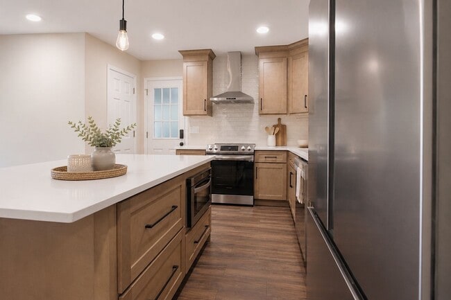114 Woodridge Dr