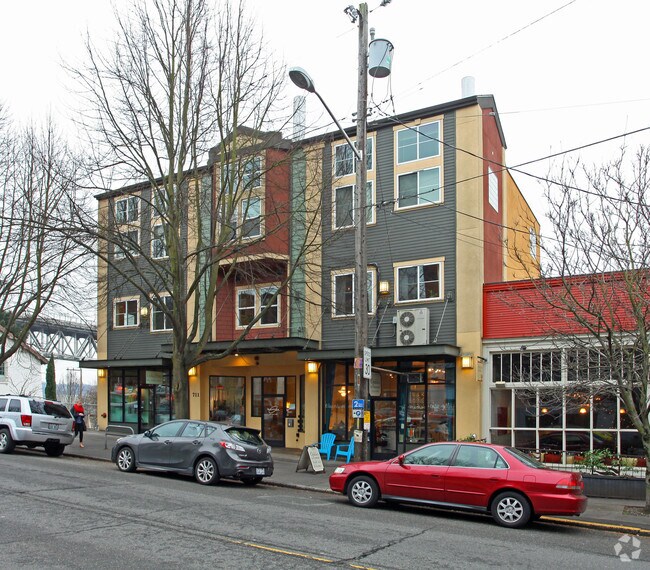Building Photo - Equinox Rental