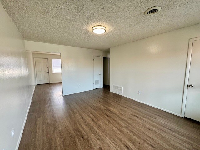 Photo - 920 N Leverett Ave Unidad 821