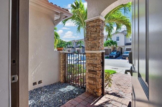 21952 SW 93rd Pl