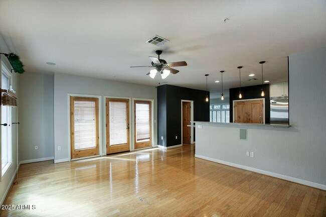 Photo - 235 W Portland St