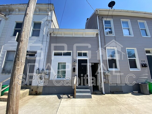 Building Photo - 226 Chestnut St