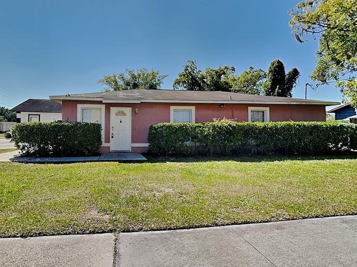 Photo - 1003 W June St
