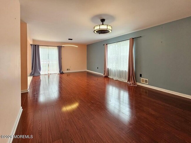 Photo - 50 E Sedgwick St