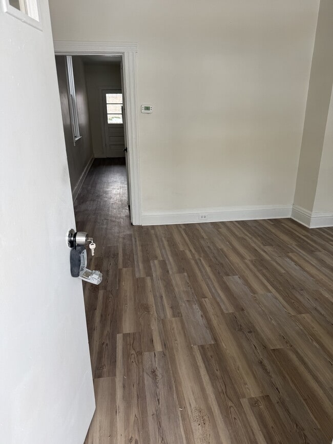 Photo - 532 Vermont Ave