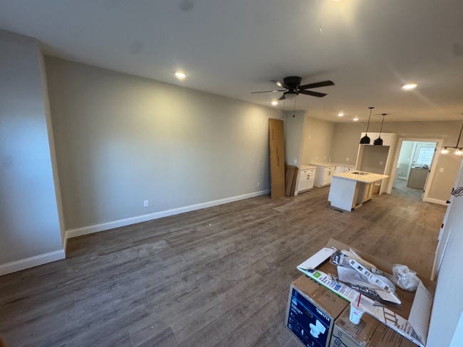 Photo - 263 W Spring St