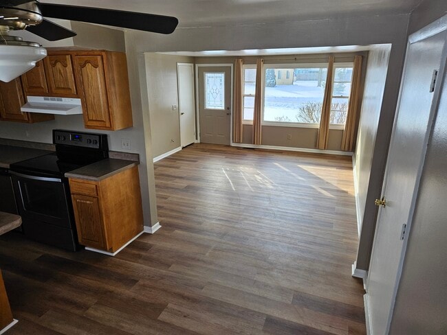 Building Photo - 3922 Springwood Dr