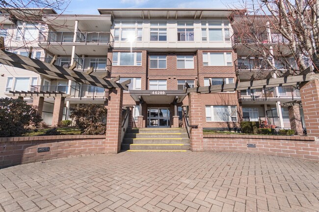 Building Photo - 46289-46289 Yale Rd