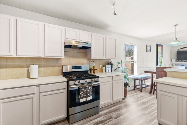 Photo - 615 Ashlen Dr