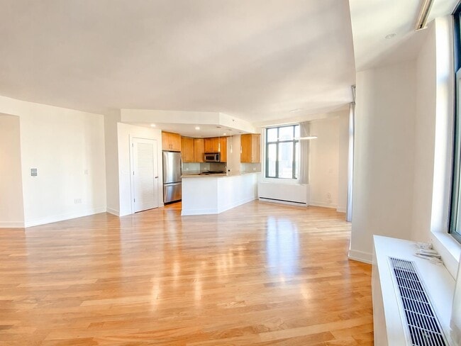 Building Photo - 105 Greene St Unit 1607