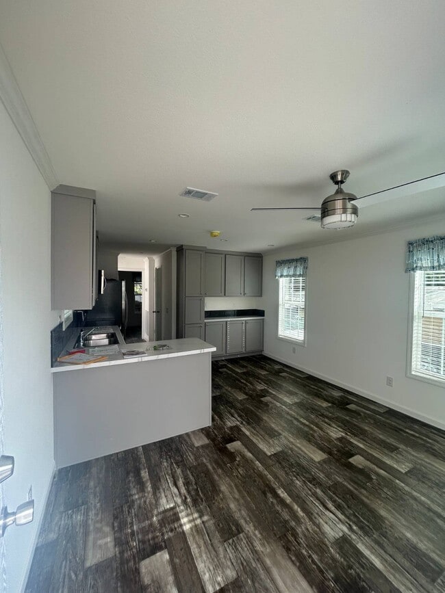 Photo - 5310 14th St W